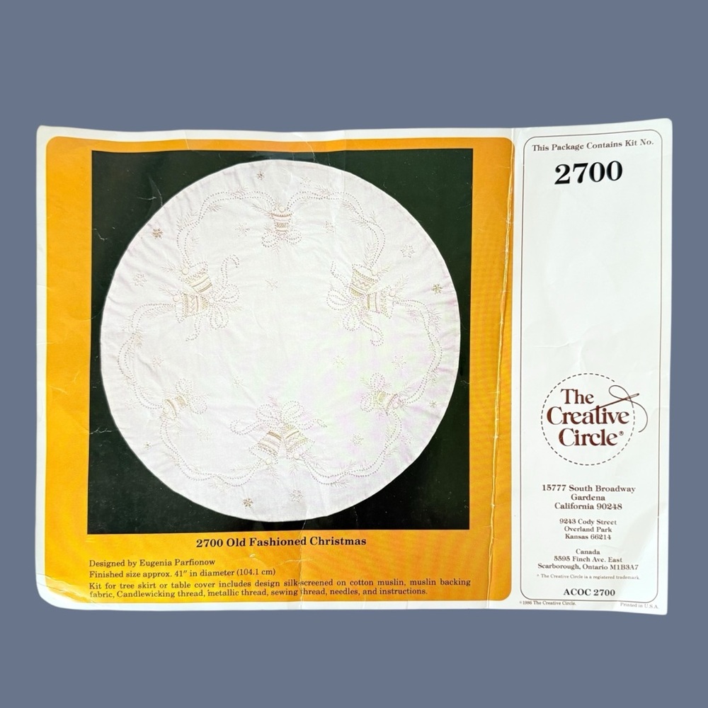 Vintage Creative Circle #2700 Old Fashioned Christmas Tree Skirt Embroidery Kit